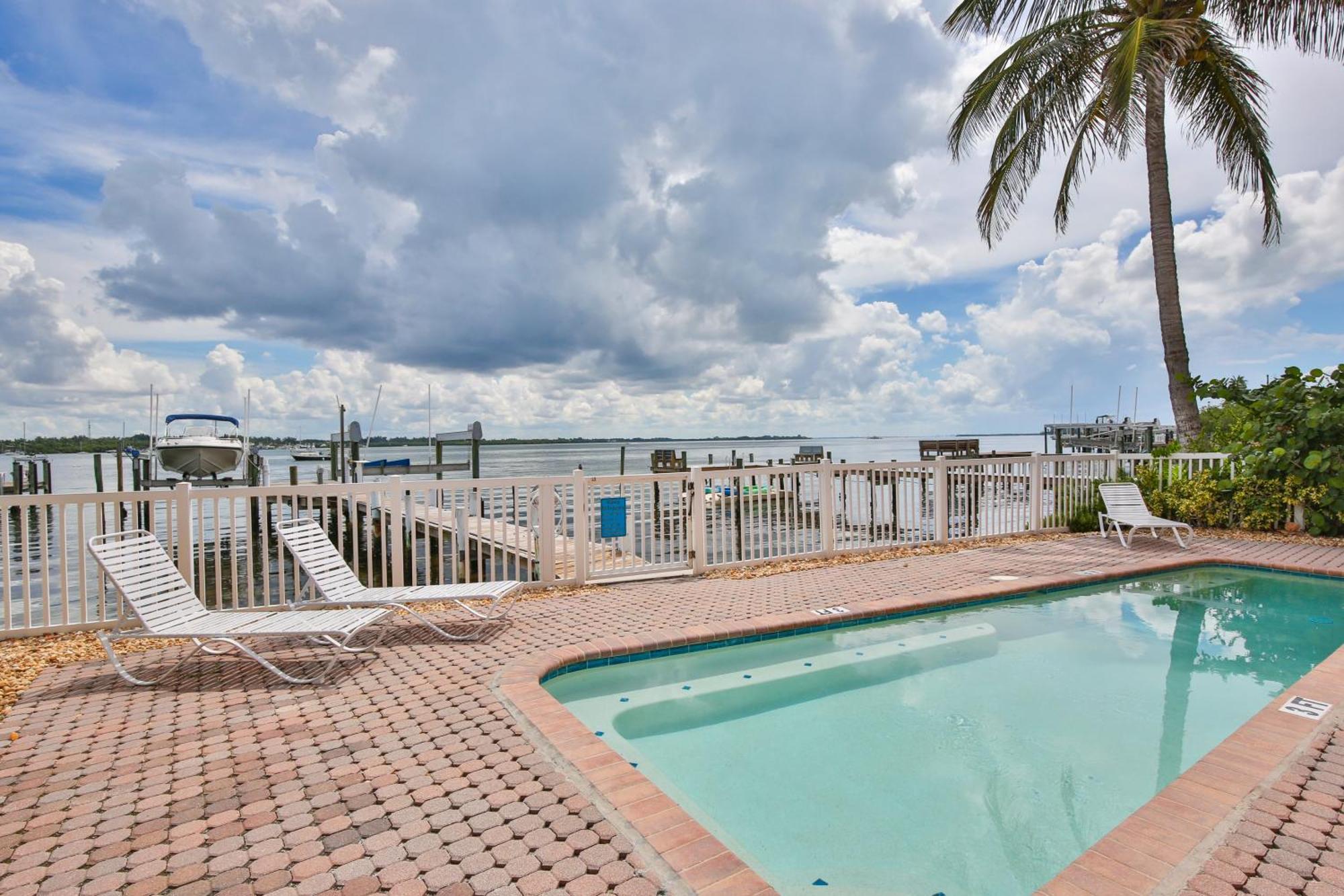 Hibiscus Hideaway B - Top Floor Unit Bradenton Beach Exteriör bild